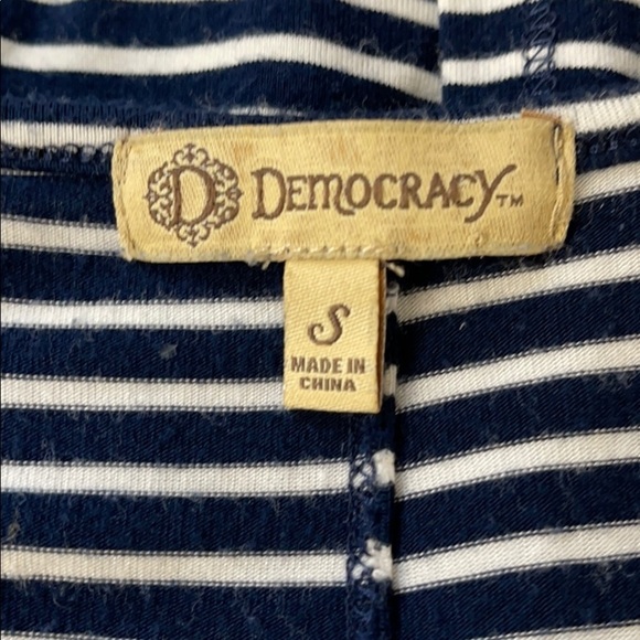 Democracy blue striped cold shoulder front tie top Size small - Picture 5 of 5